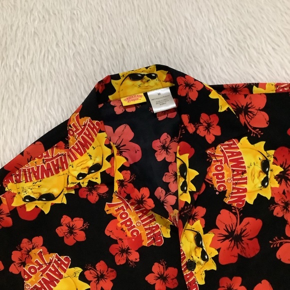 Hawaiian tropical black floral beach vacation shirt - Picture 2 of 9